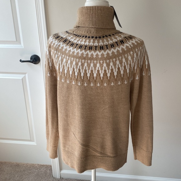 NEW Tommy Hilfiger Women’s Medium Sweater - Picture 4 of 4